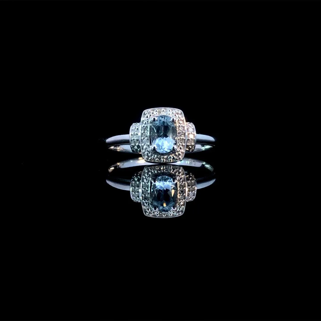164030 - Aquamarine and diamond ring