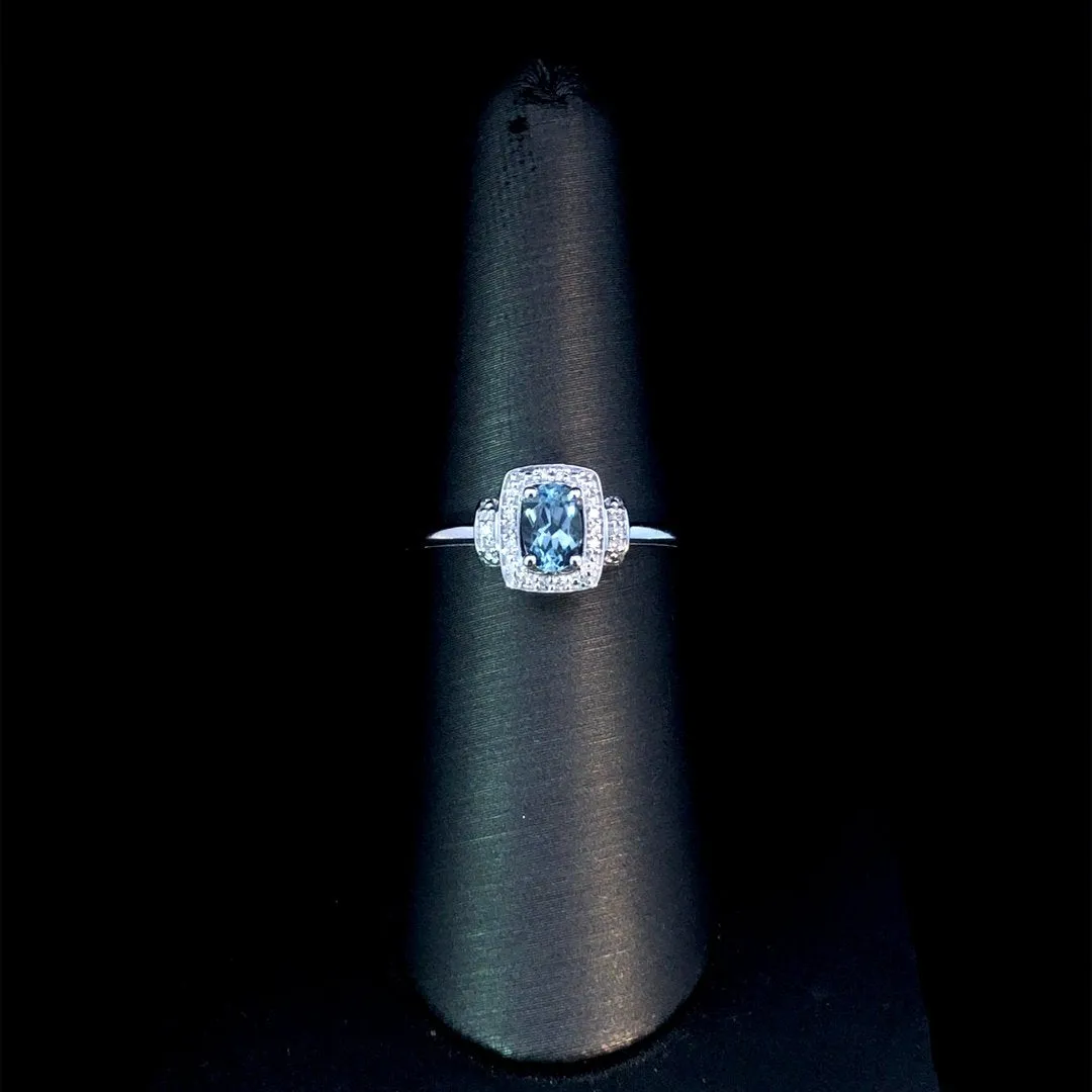 164030 - Aquamarine and diamond ring