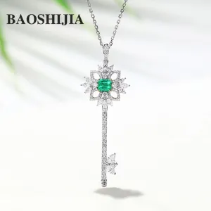 BAOSHIJIA Solid 18K White Yellow Gold Natural Emerald Diamond Key Pendant Ladies Luxury Jewelry Prong Setting