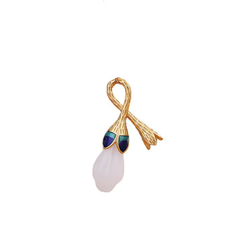 Court style Vintage Natural Hotan White Magnolia Pendant