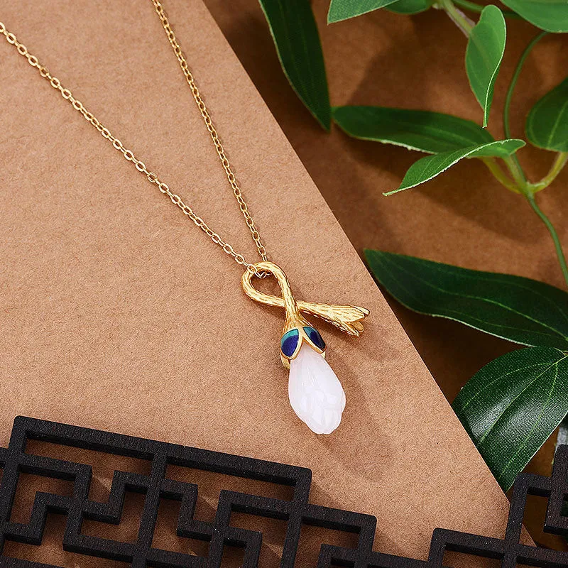 Court style Vintage Natural Hotan White Magnolia Pendant