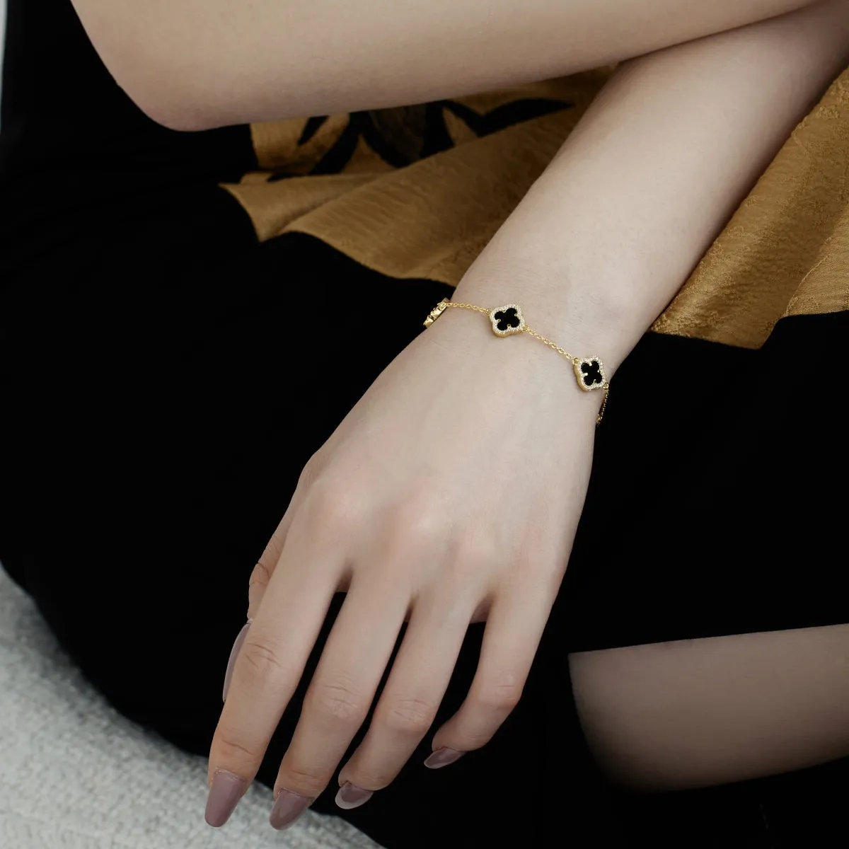 Iced Flora Black Clover Bracelet - Gold