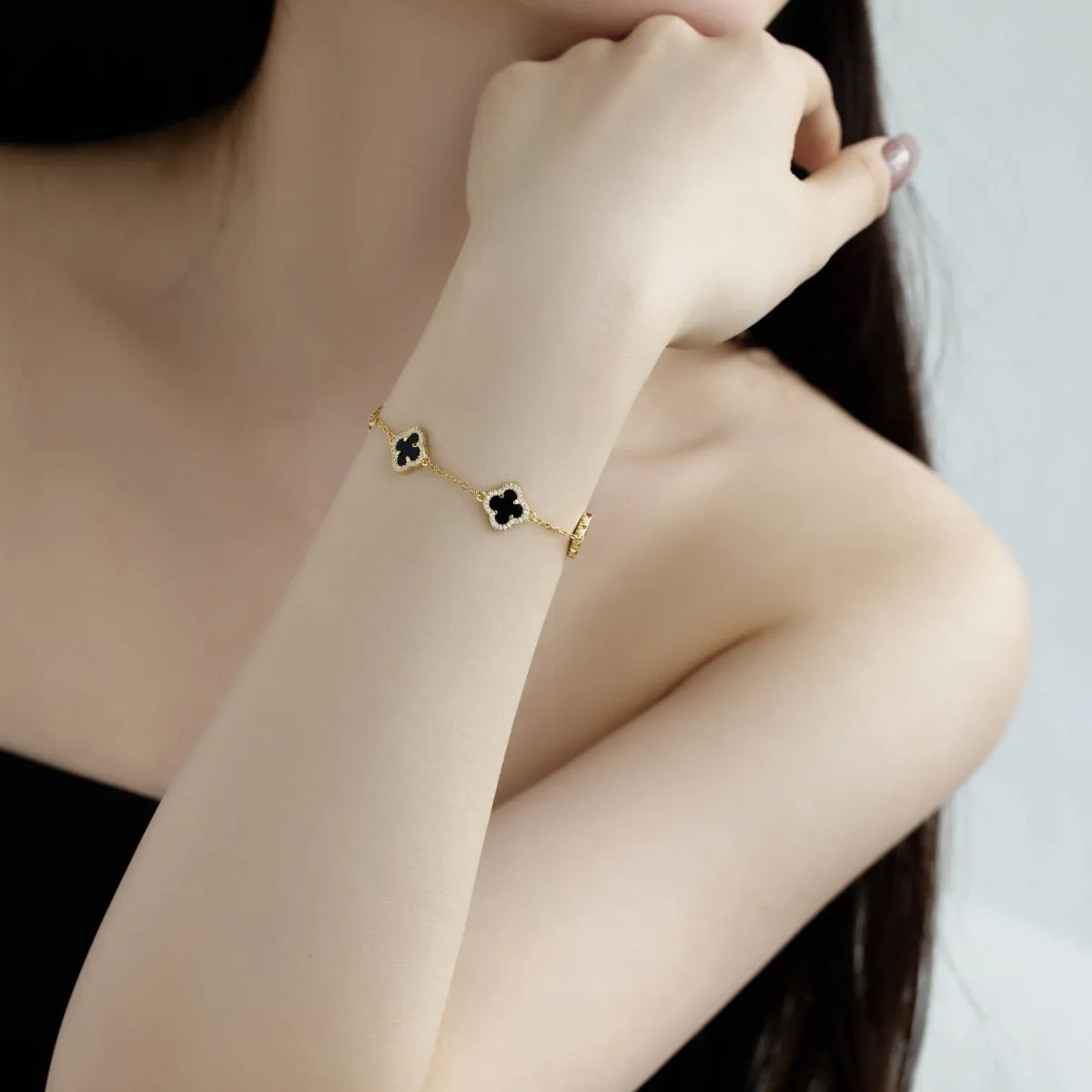 Iced Flora Black Clover Bracelet - Gold