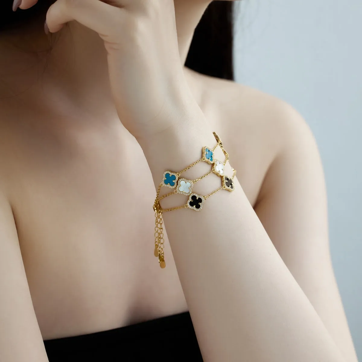 Iced Flora Black Clover Bracelet - Gold
