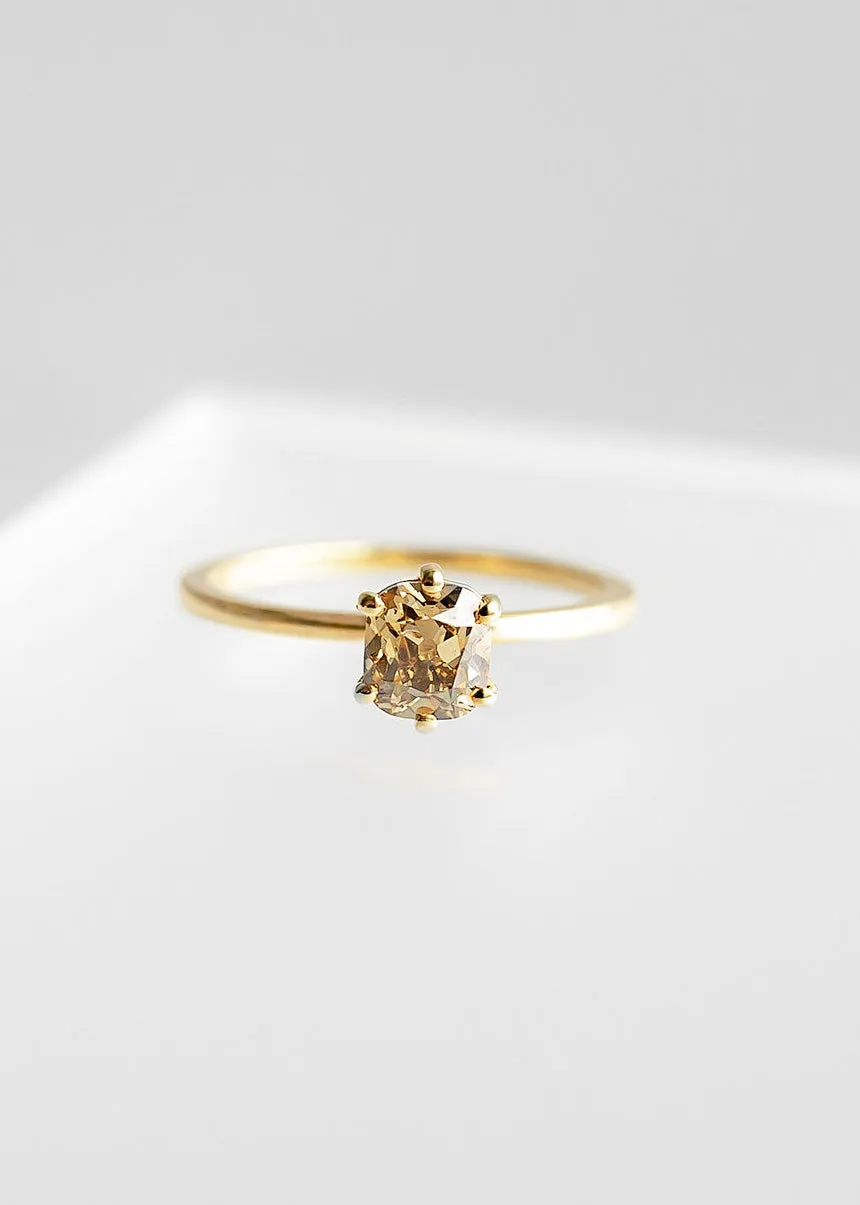The Helia | .92ct Cushion Cut Champagne Diamond | Yellow Gold